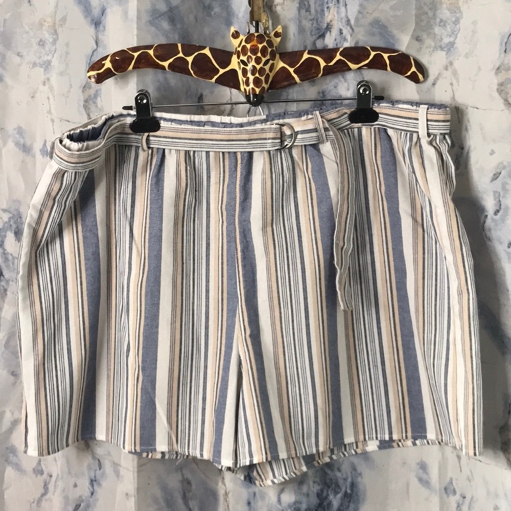 NWT Dizzy Lizzy Designed in Los Angeles striped elastic waist shorts belt 3X